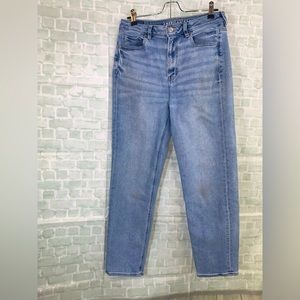 AE Mom Straight Jeans